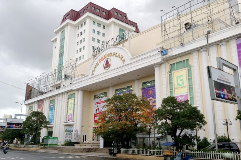 Parkson Vinh Trung Plaza is a modern shopping mall in Da Nang